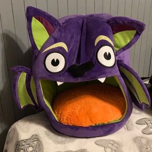 Bat animal bed. Never used